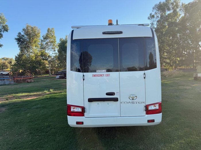 2018 Toyota Coaster WHITE