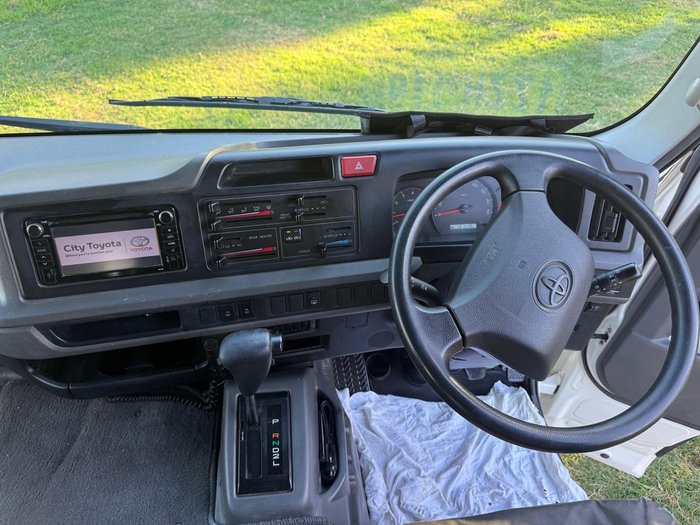 2018 Toyota Coaster WHITE