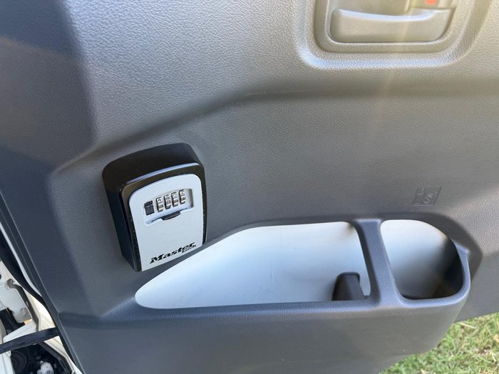 2018 Toyota Coaster WHITE