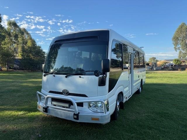 2018 Toyota Coaster WHITE