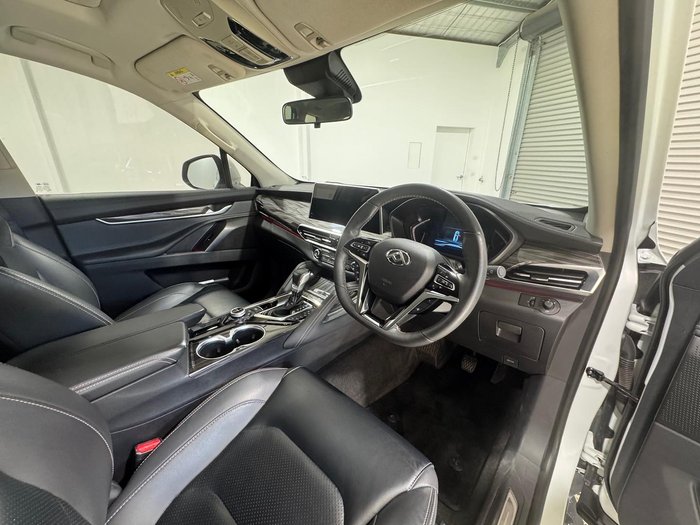 2022 LDV D90 Executive