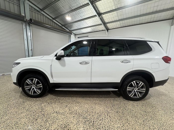 2022 LDV D90 Executive