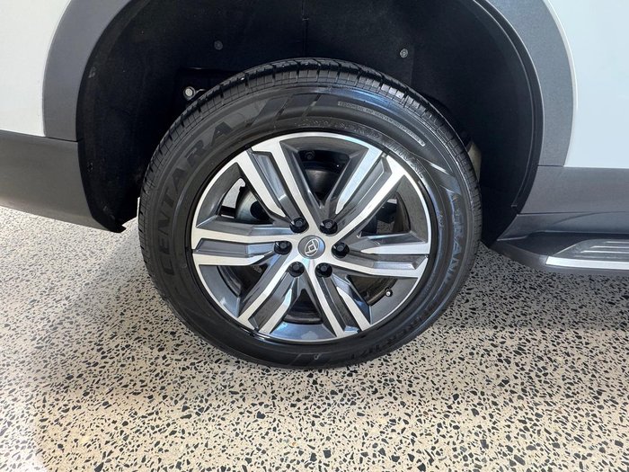 2022 LDV D90 Executive