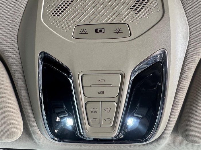 2022 LDV D90 Executive