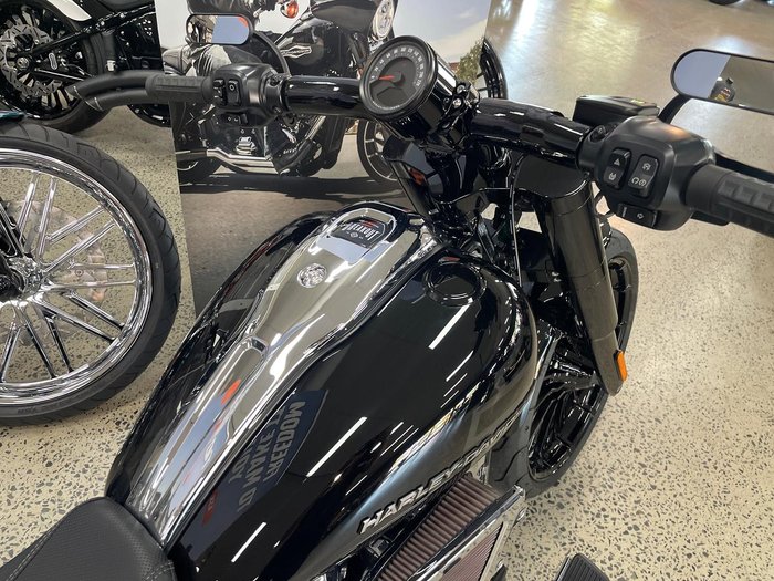 2025 Harley-Davidson Breakout 117 (FXBR) Softail Black