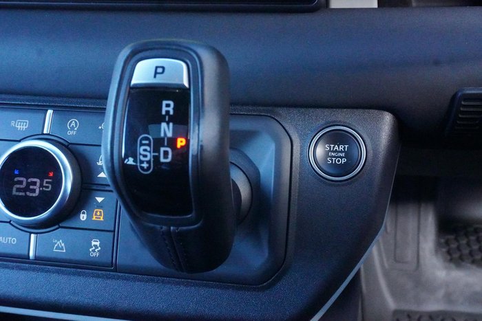 2023 Land Rover Defender 110 D300 X-Dynamic SE