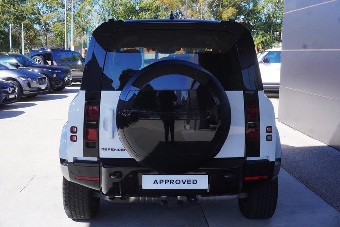 2023 Land Rover Defender 110 D300 X-Dynamic SE