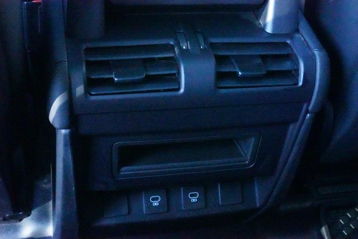 2023 Land Rover Defender 110 D300 X-Dynamic SE