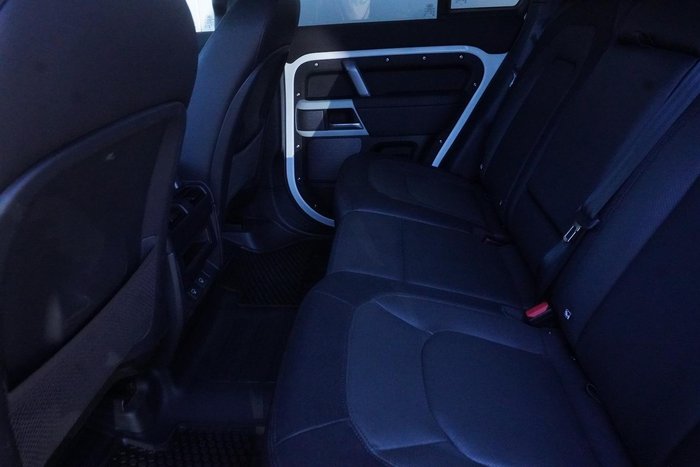 2023 Land Rover Defender 110 D300 X-Dynamic SE