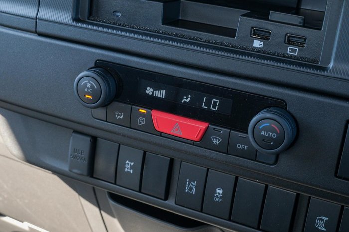 2025 Isuzu N Series NLR 45-150 DT D25