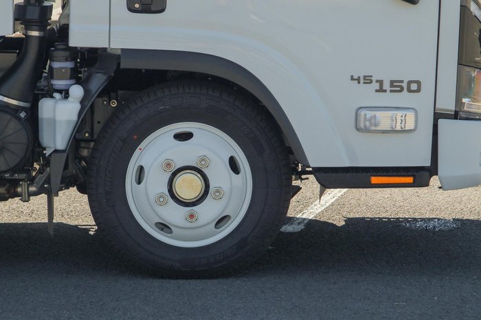 2025 Isuzu N Series NLR 45-150 DT D25