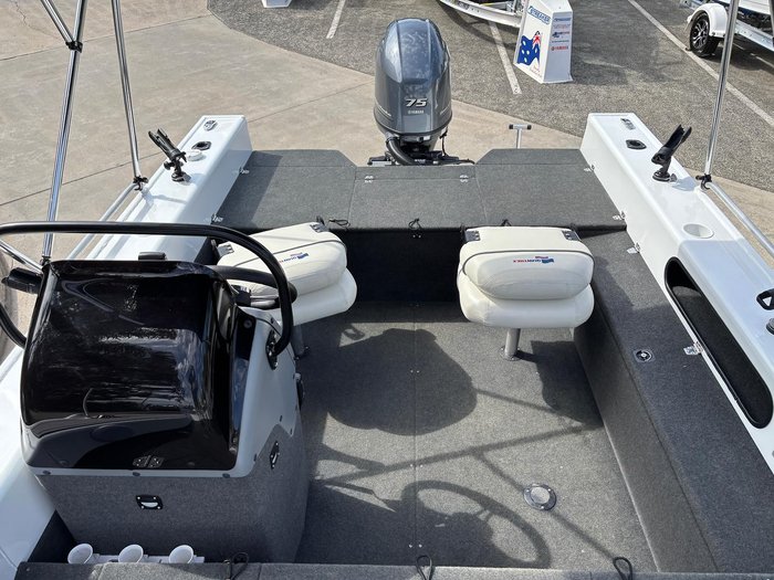 2022 QUINTREX 450 Hornet Pro