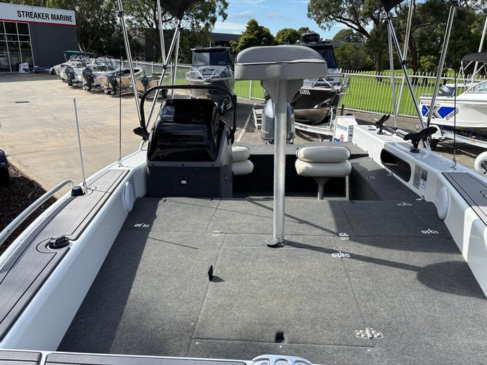 2022 QUINTREX 450 Hornet Pro