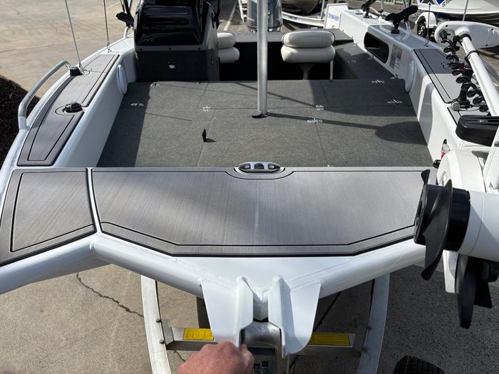 2022 QUINTREX 450 Hornet Pro