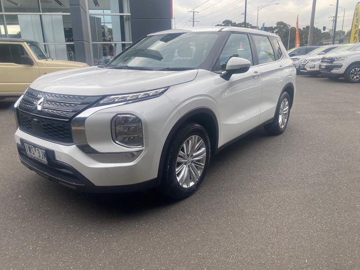 2023 Mitsubishi Outlander ES