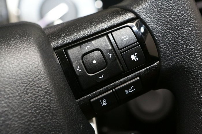 2024 Toyota Hilux SR