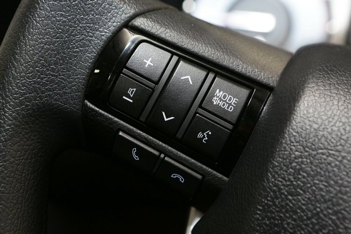 2024 Toyota Hilux SR
