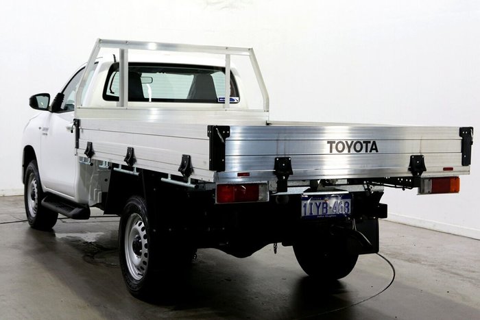 2024 Toyota Hilux SR