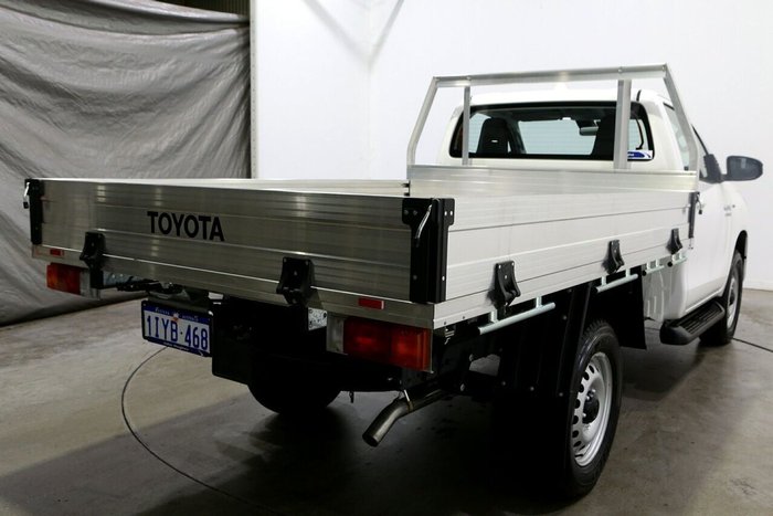 2024 Toyota Hilux SR