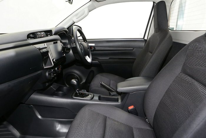 2024 Toyota Hilux SR
