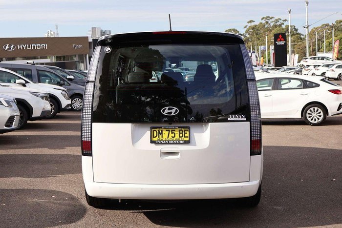 2024 Hyundai STARIA