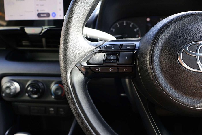 2024 Toyota Yaris Ascent Sport