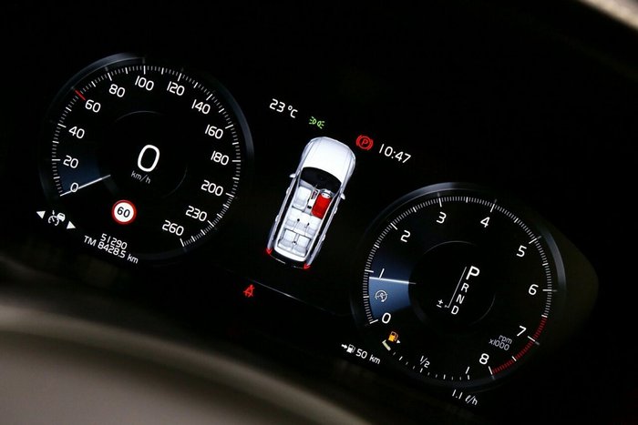 2020 Volvo XC90 T6 R-Design