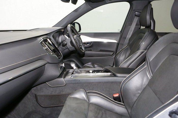 2020 Volvo XC90 T6 R-Design