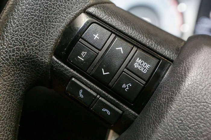 2023 Toyota Hilux SR