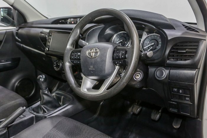 2023 Toyota Hilux SR