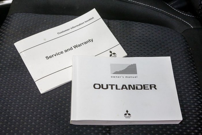 2017 Mitsubishi Outlander LS Safety Pack