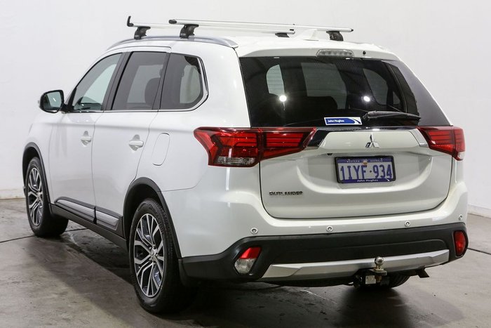 2017 Mitsubishi Outlander LS Safety Pack