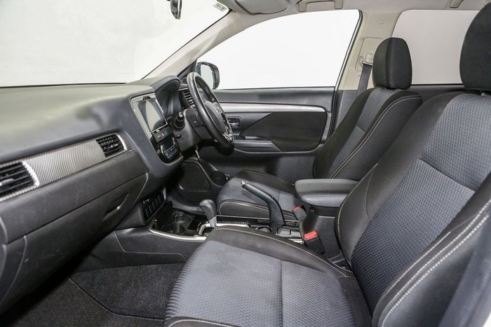 2017 Mitsubishi Outlander LS Safety Pack