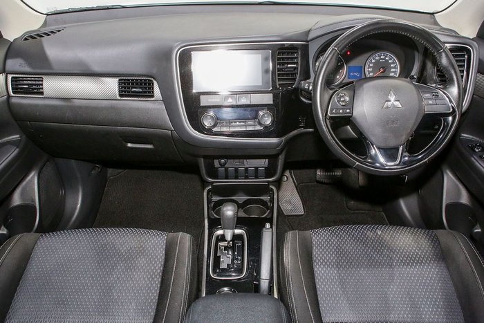 2017 Mitsubishi Outlander LS Safety Pack
