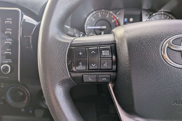 2020 Toyota Hilux SR