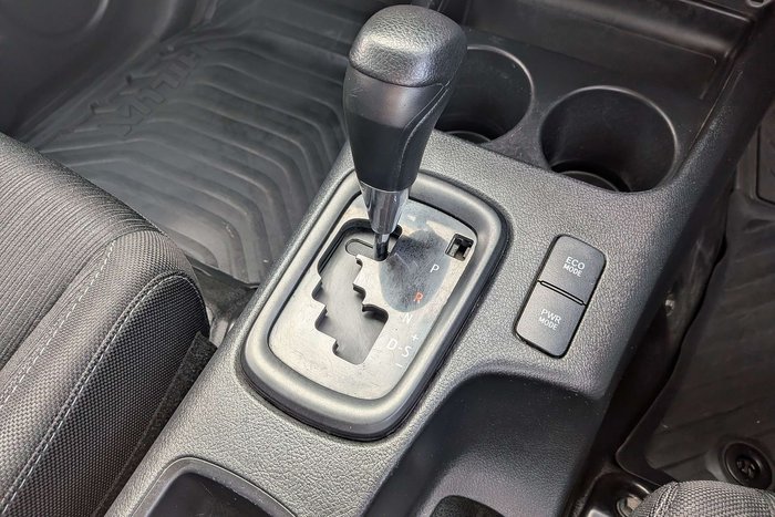 2020 Toyota Hilux SR