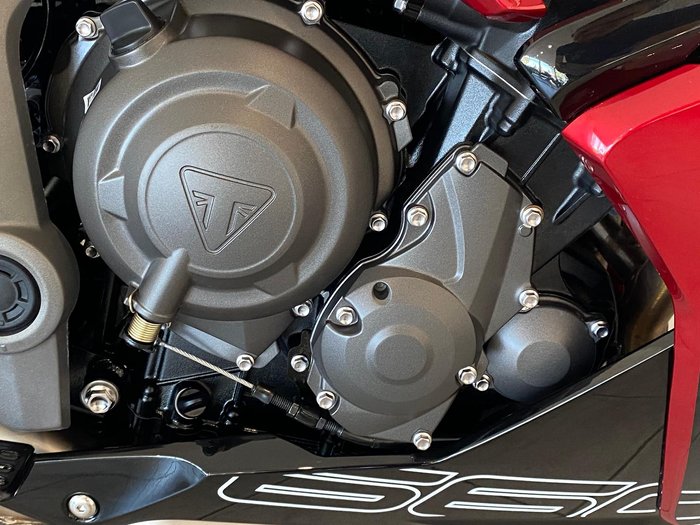 2024 Triumph Daytona 660 Daytona Red