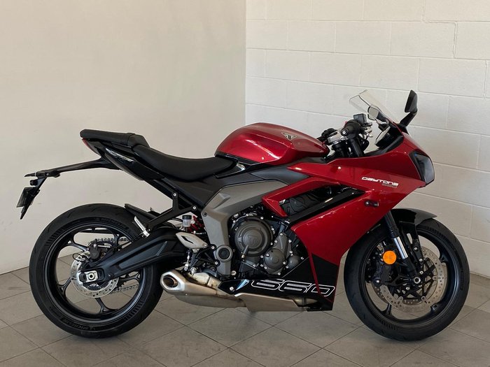 2024 Triumph Daytona 660 Daytona Red