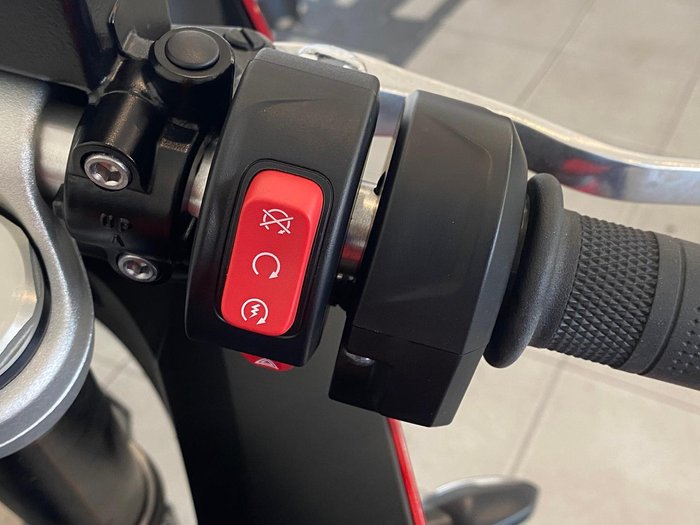 2024 Triumph Daytona 660 Daytona Red