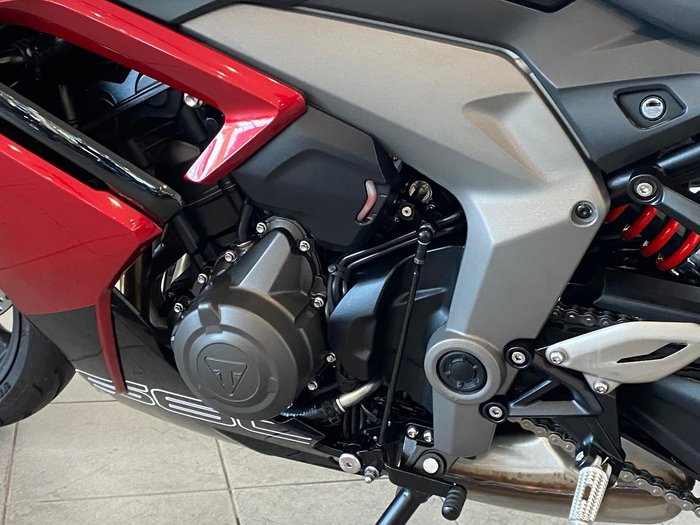 2024 Triumph Daytona 660 Daytona Red