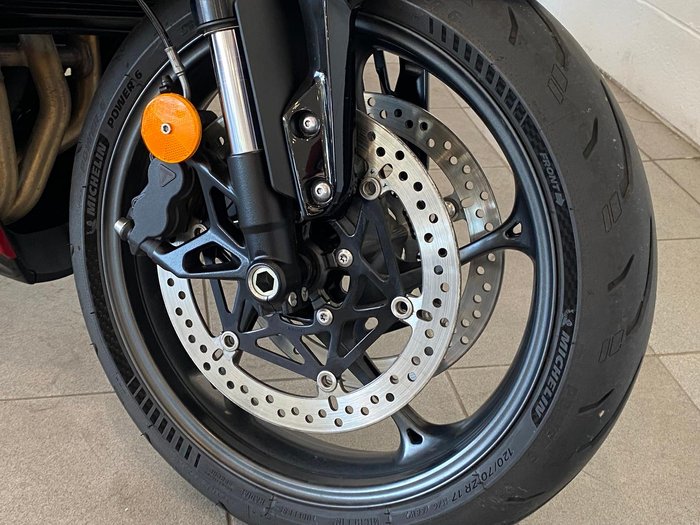 2024 Triumph Daytona 660 Daytona Red