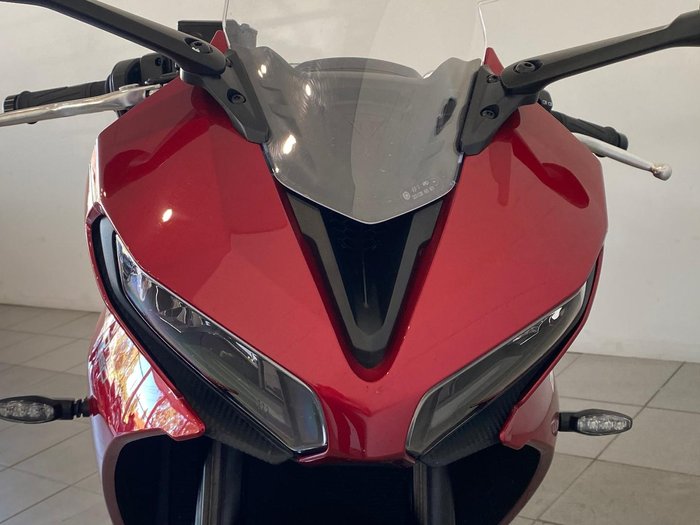 2024 Triumph Daytona 660 Daytona Red