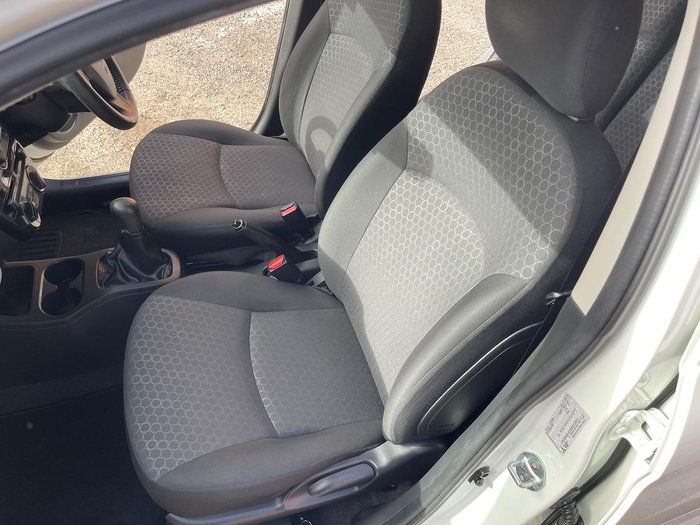 2013 Mitsubishi Mirage ES