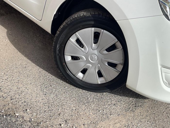2013 Mitsubishi Mirage ES