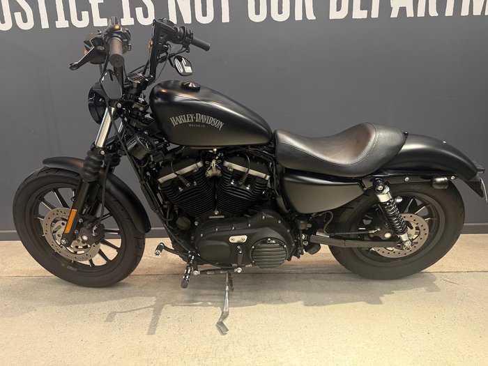2013 Harley-Davidson Iron 883 (XL883N) Sportster Black