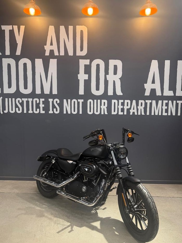 2013 Harley-Davidson Iron 883 (XL883N) Sportster Black