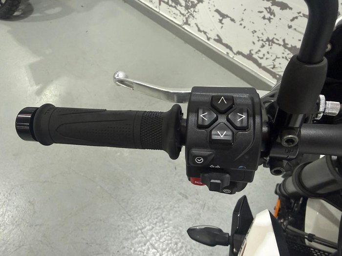 2024 Triumph Street Triple R 765 Street Triple White