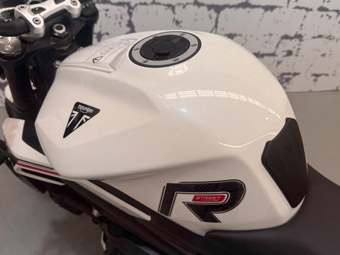 2024 Triumph Street Triple R 765 Street Triple White