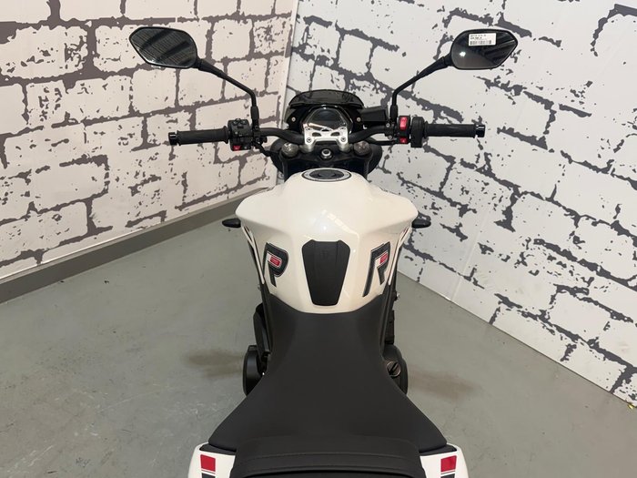 2024 Triumph Street Triple R 765 Street Triple White