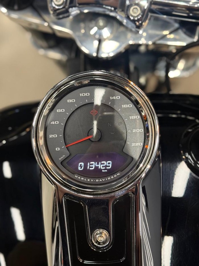 2022 Harley-Davidson Sport Glide 107 (FLSB) Softail Black